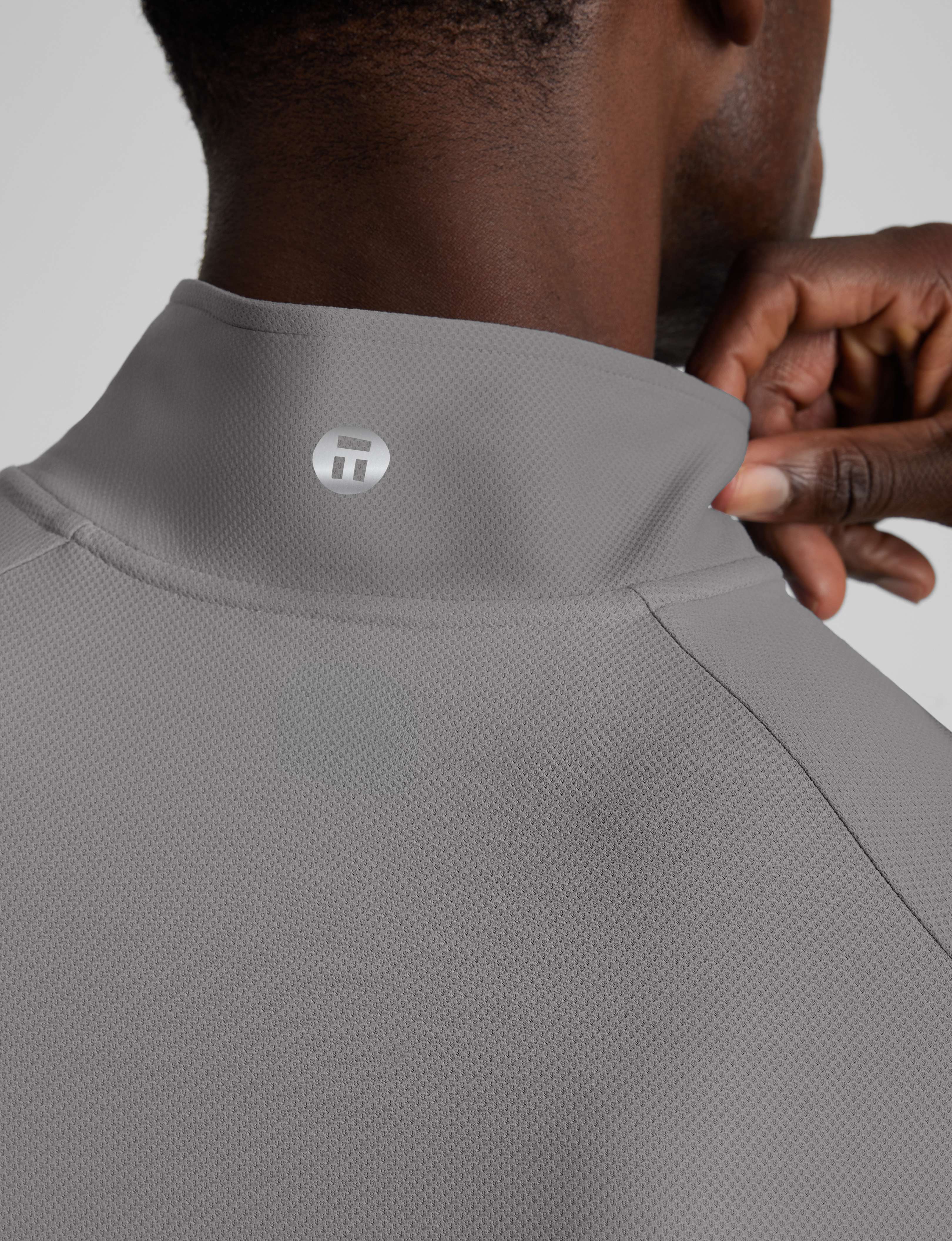 Active Mesh Quarter Zip - Image 10