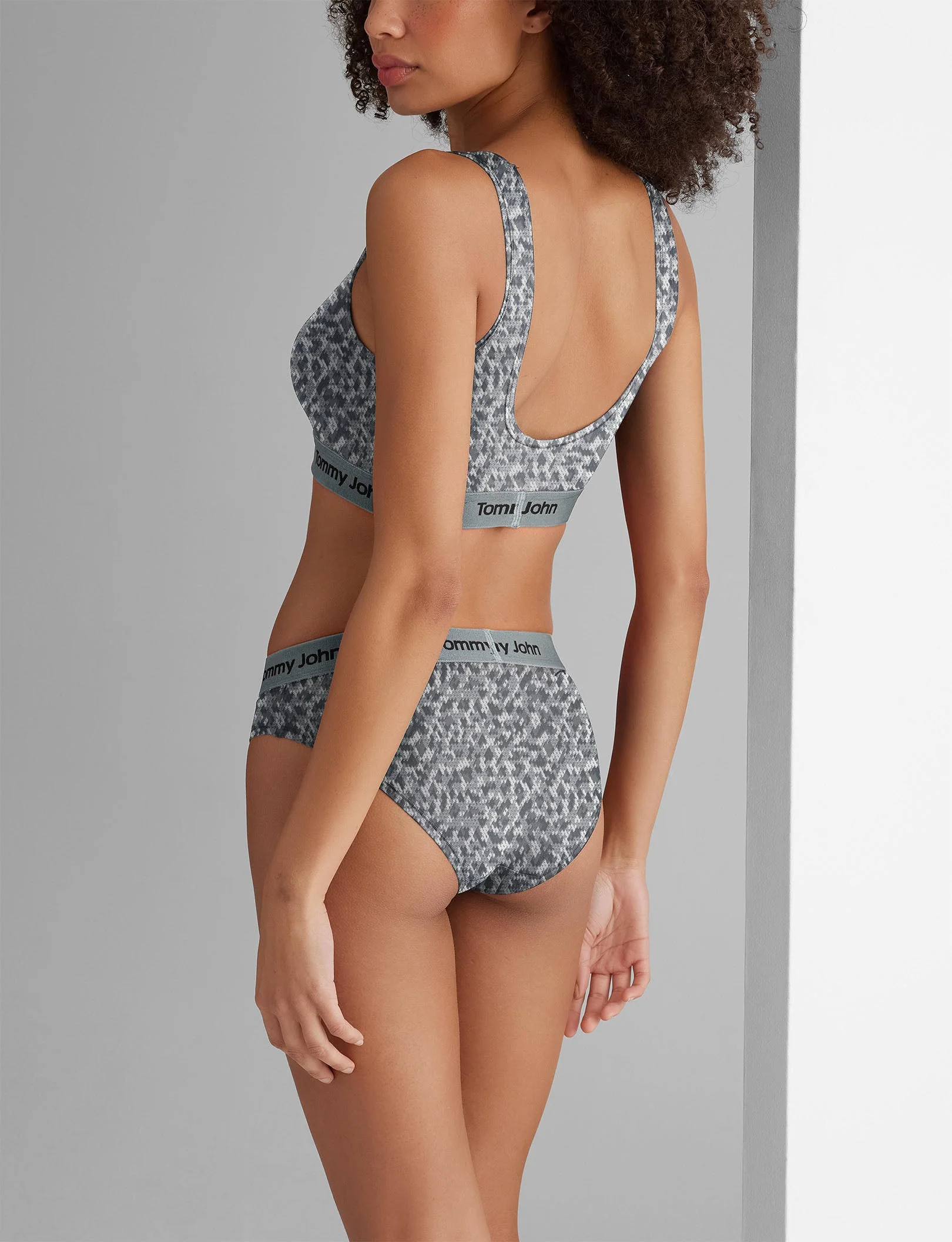 Second Skin Scoop Bralette - Image 37